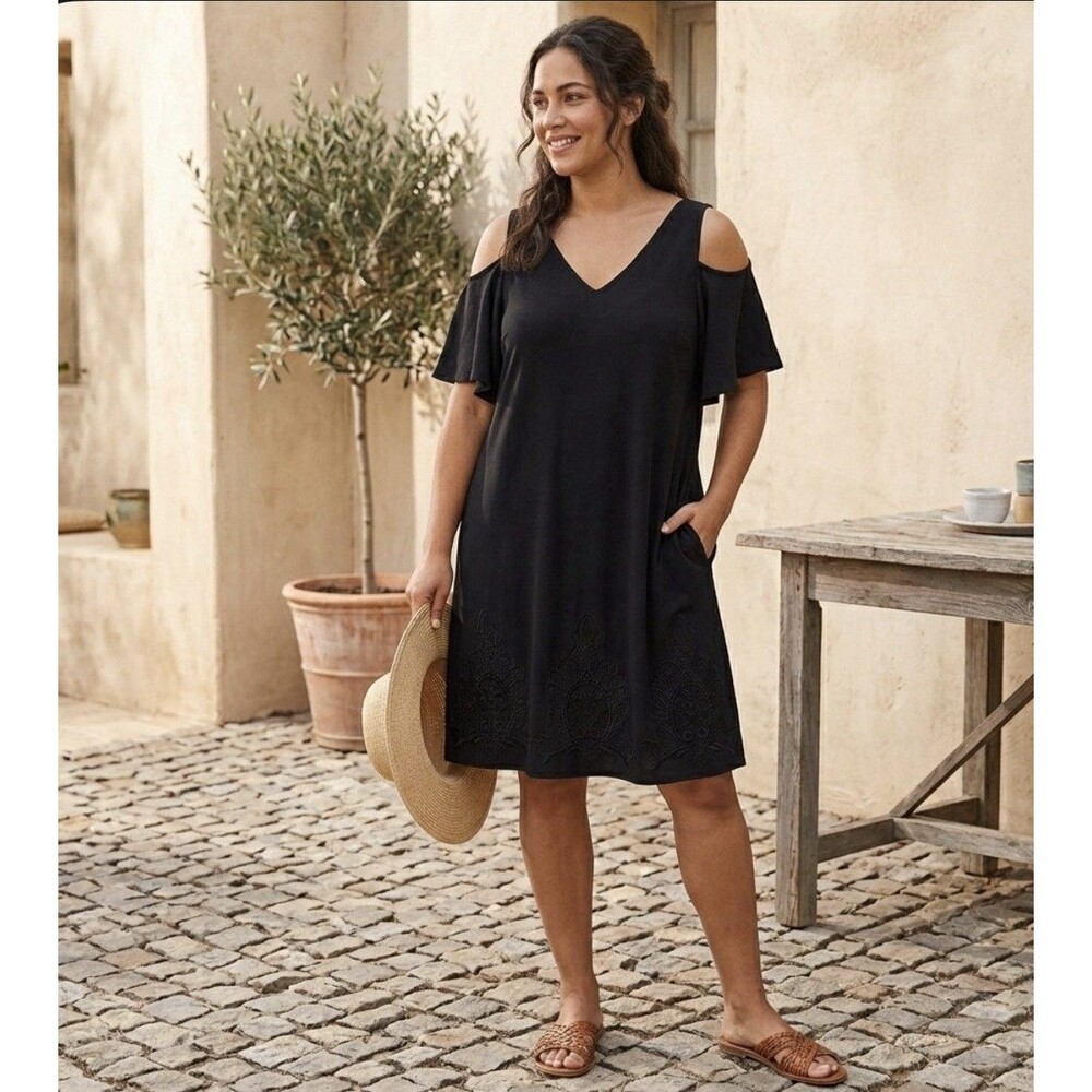 Mossimo Dress Bohemian Rayon Cold Shoulder Cutout Lace Appliqué Size M Black